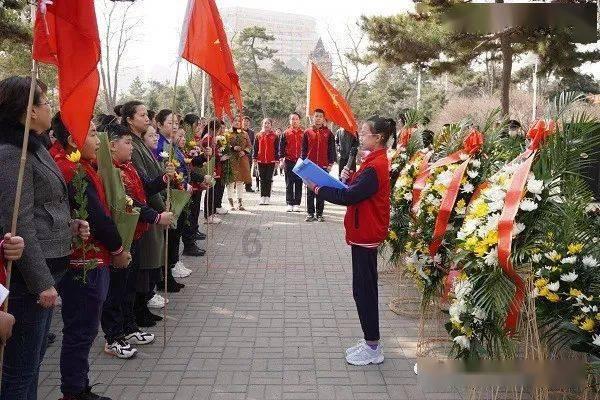 警察战僵尸无敌版