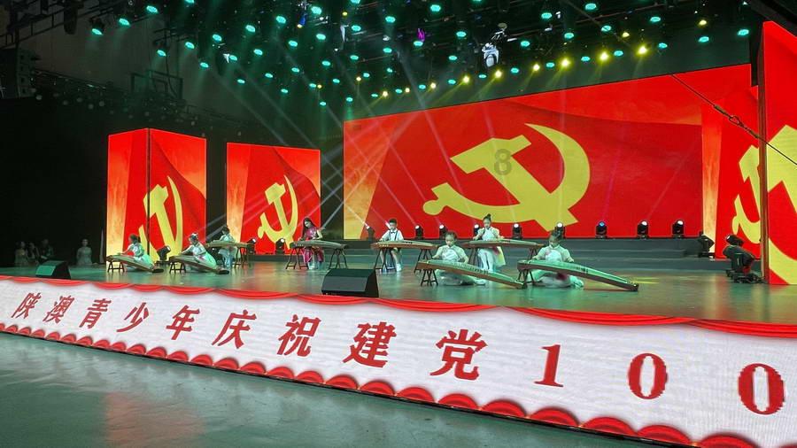 刚刚!这个Rapper突然结婚了!