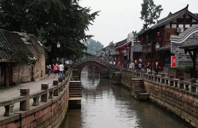 苏州河上“共享”《苏州河的早晨》,“半马苏河”读书会举办新书发布和分享会