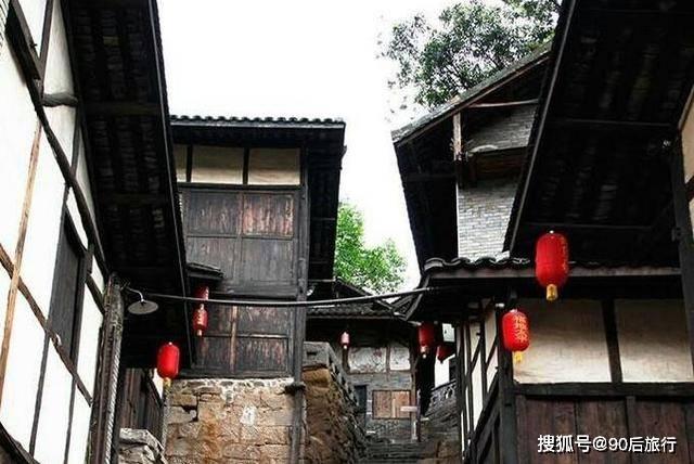 面对一些个性较强的小朋友该如何引导？