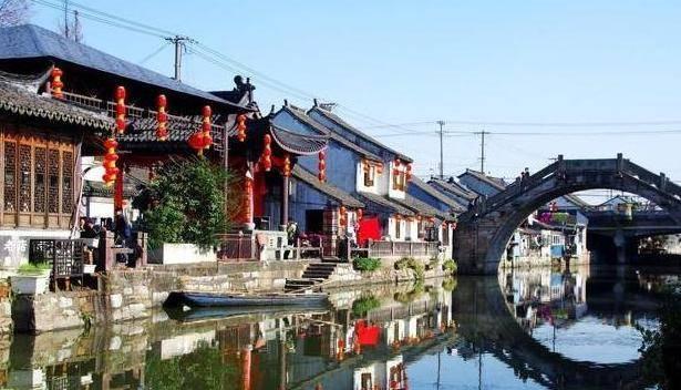 节前“淘金”热 龙元素饰品人气旺